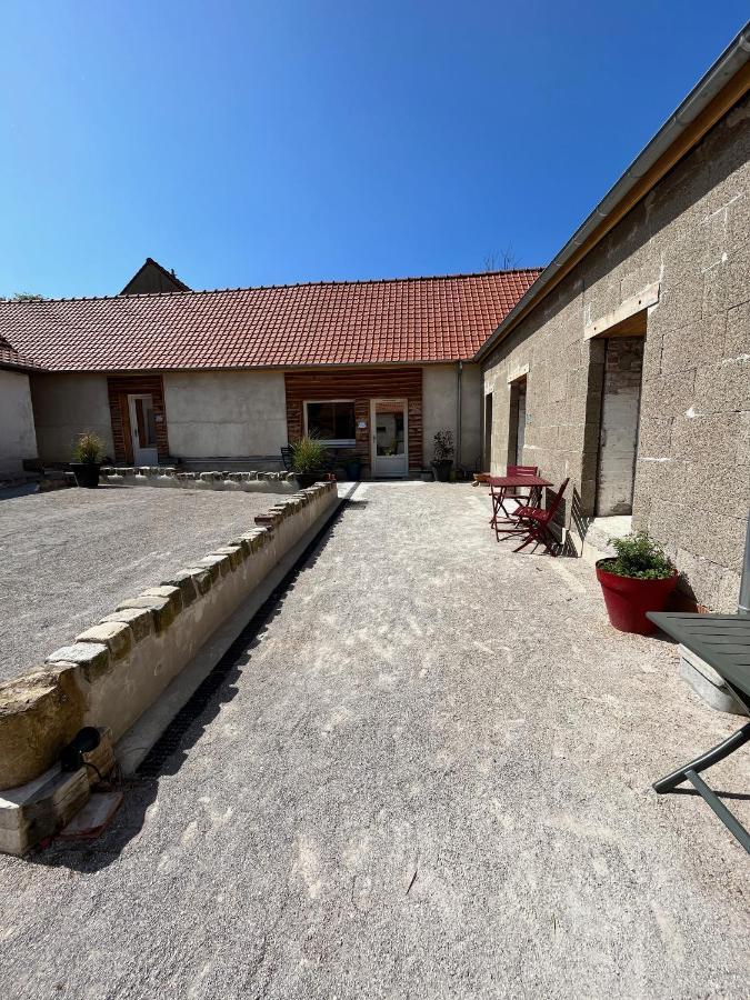 Bed and Breakfast Les Bobos à la ferme La Madelaine-sous-Montreuil Esterno foto